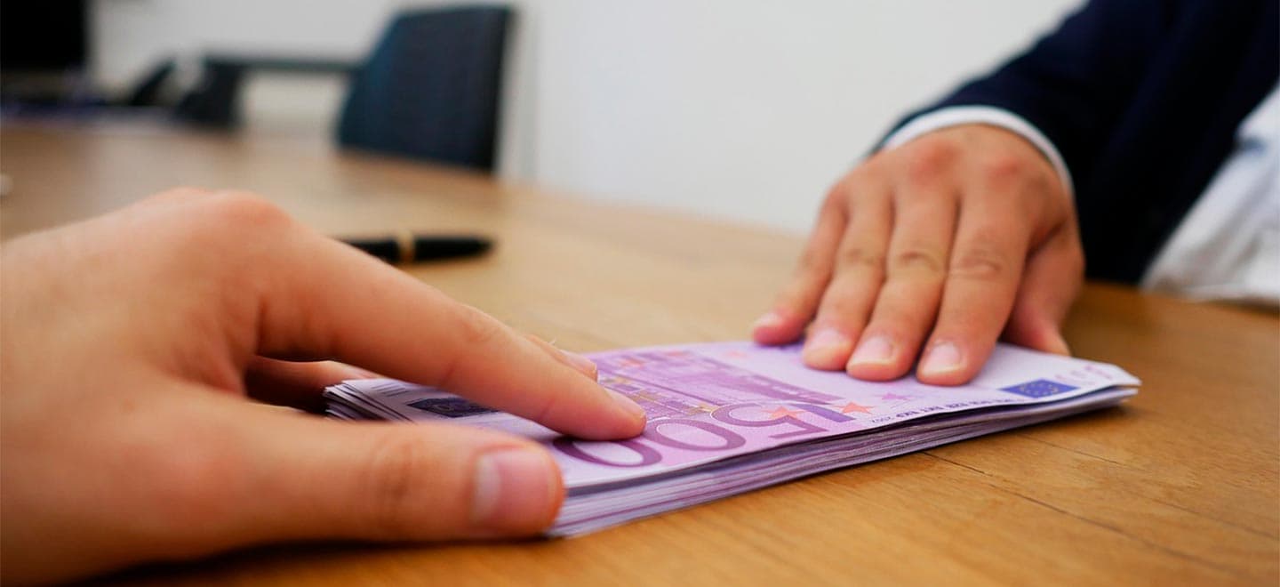 Desconto hiperbólico: o que é e como se aplica nos investimentos?