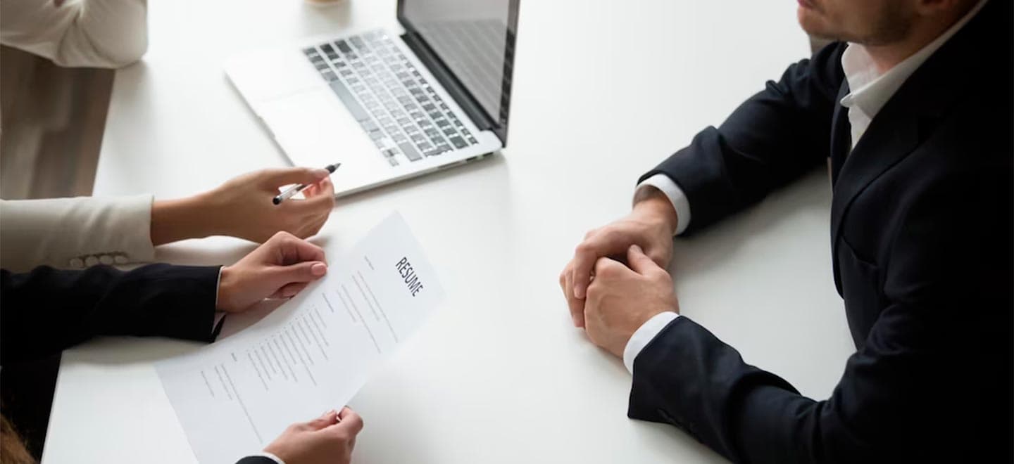 Quais erros eliminam de uma entrevista no banco?